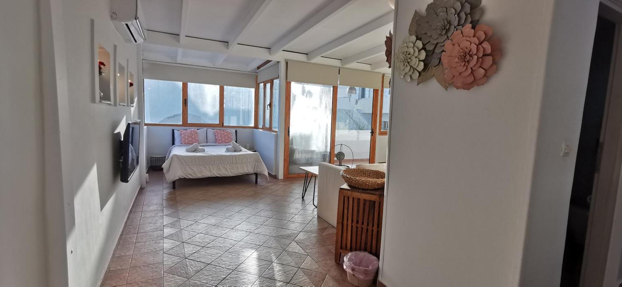 Alexandra'S Home Fira  Room photo